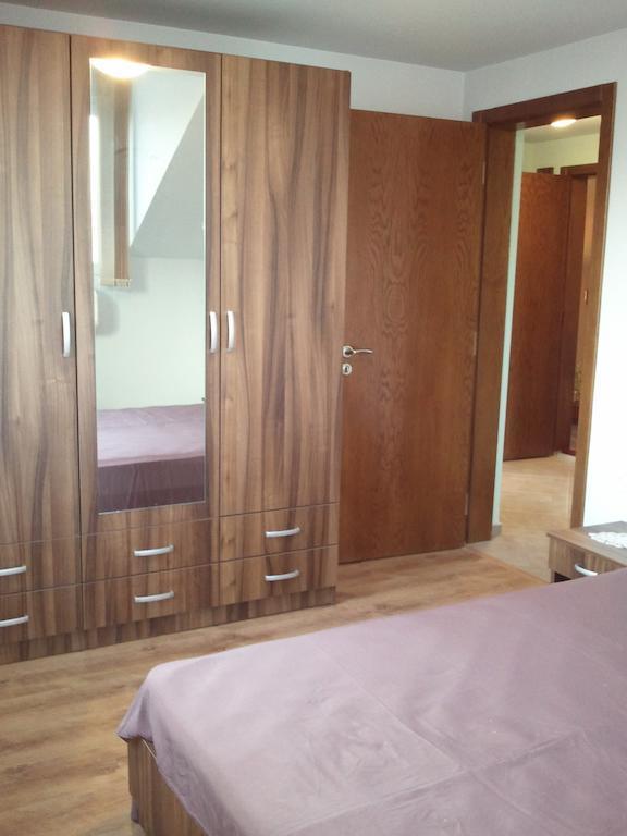 Vila Dva 3 Golden Sands Rum bild