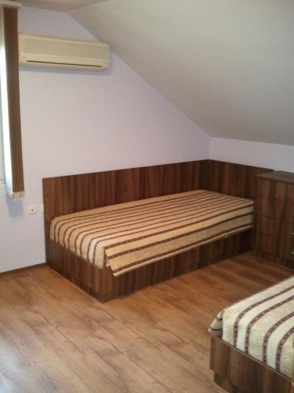 Vila Dva 3 Golden Sands Rum bild